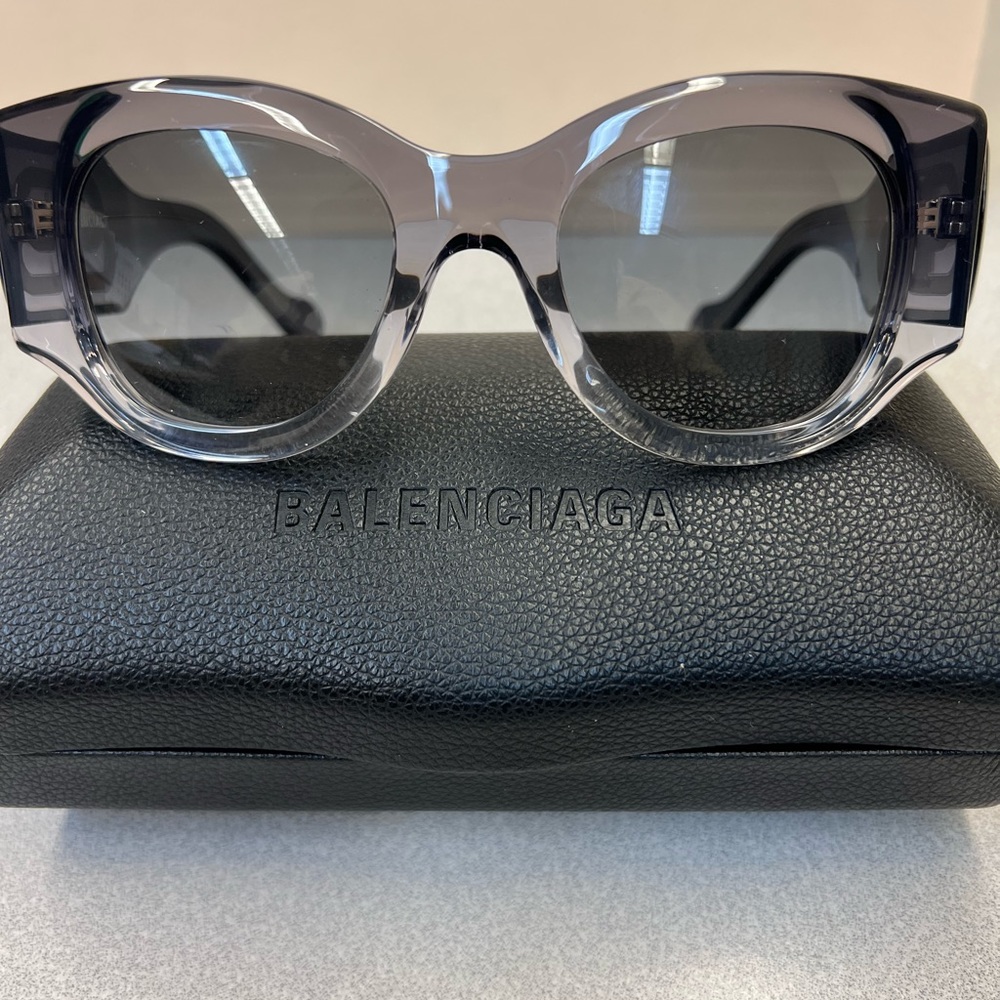 Balenciaga 50 mm square sunglasses.. Grey
